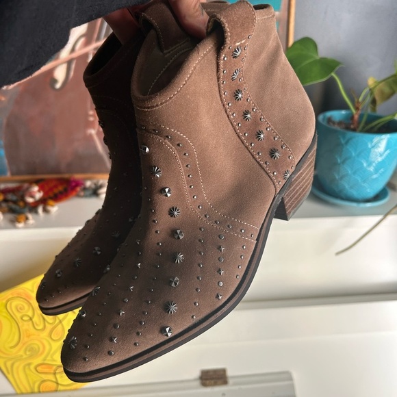 Sam Edelman Studded Brown Suede Ankle Boots 6.5" - Picture 2 of 16